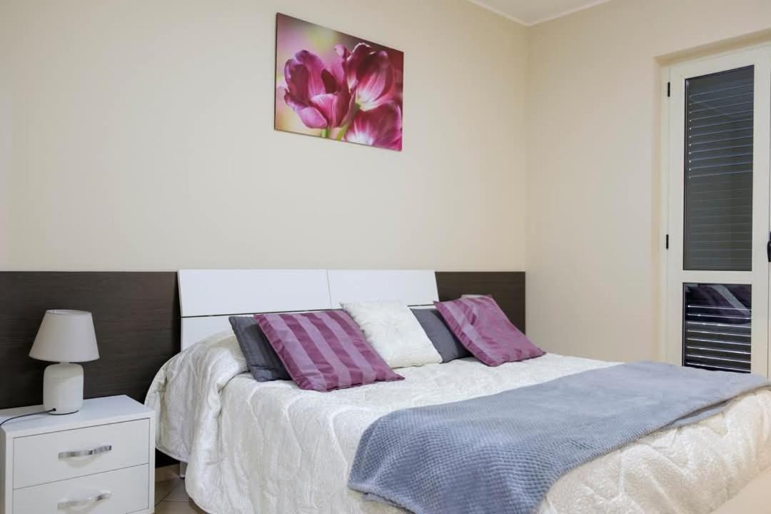 B&B Nola Domus Cimitile ภายนอก รูปภาพ